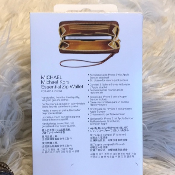 Michael Kors zip around wallet - Picture 5 of 7